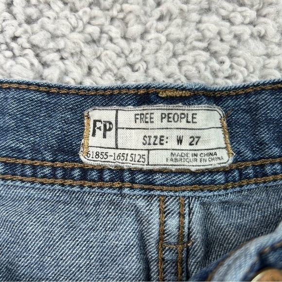 Free People Shorts Womens 27 Button Fly Denim Casual Regular Wash Distressed - Picture 2 of 3